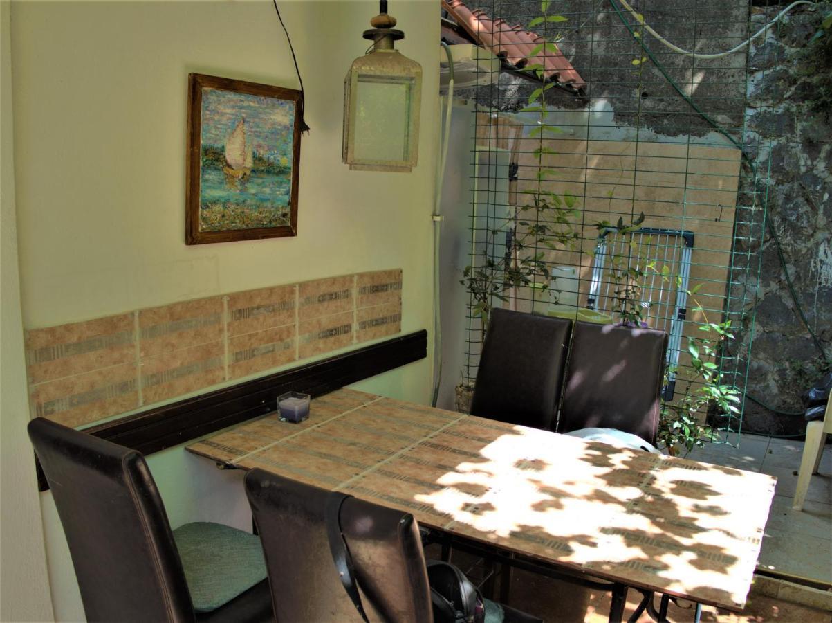With Swimming Pool With Bathroom, Kitchen, Patio, Private Parking 2* Budva