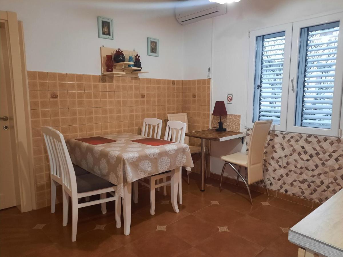 With Swimming Pool With Bathroom, Kitchen, Patio, Private Parking Aparthotel 2*