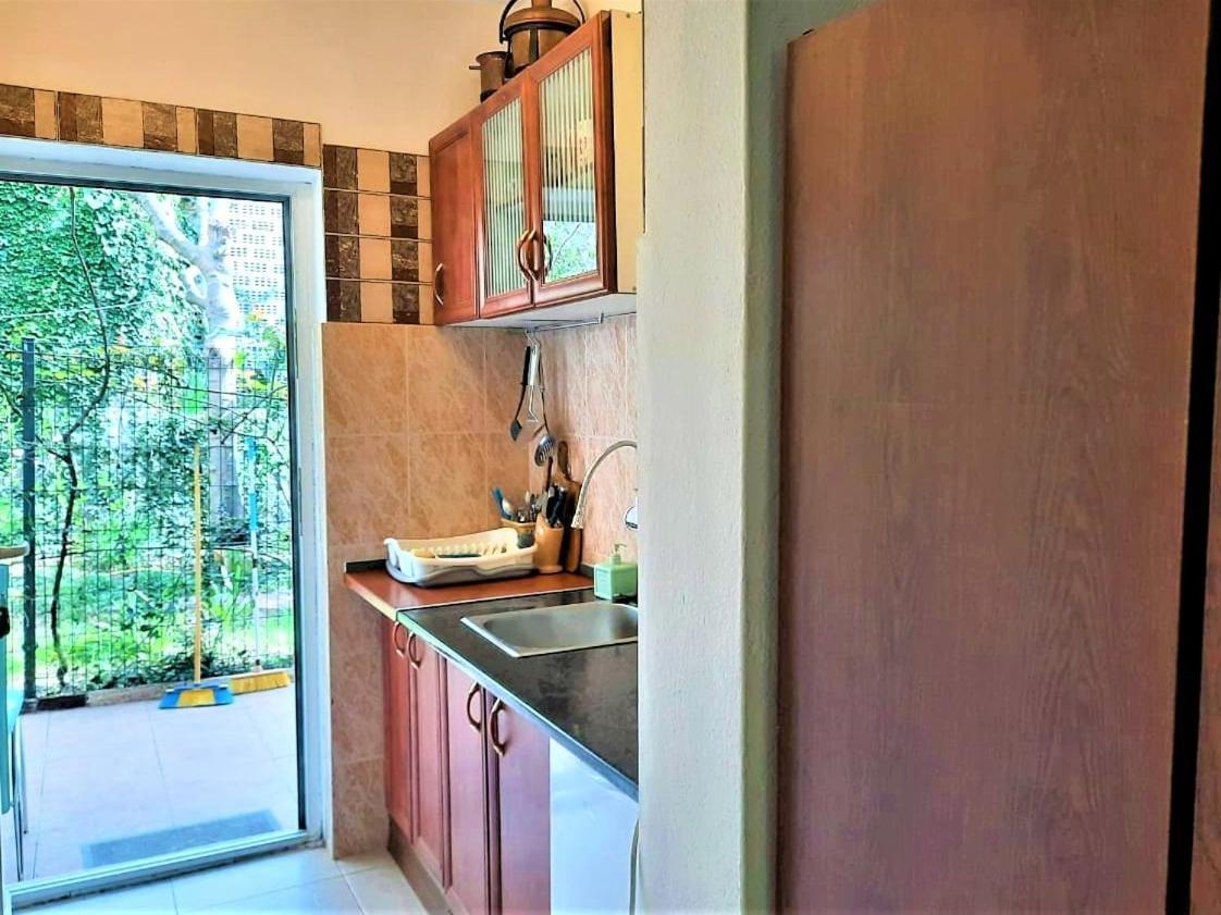 With Swimming Pool With Bathroom, Kitchen, Patio, Private Parking 2*