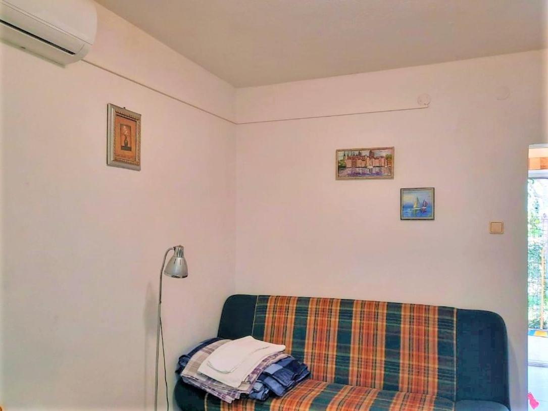 With Swimming Pool With Bathroom, Kitchen, Patio, Private Parking