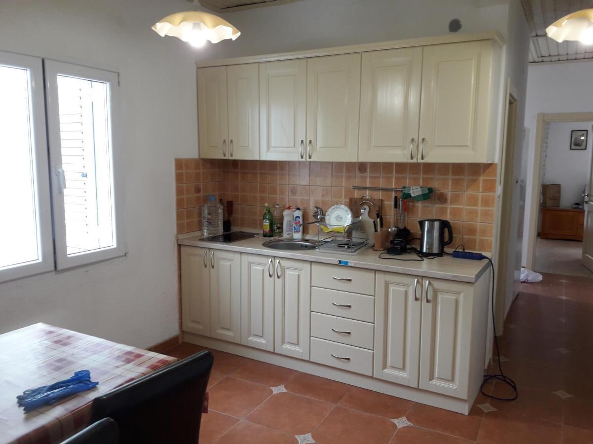 With Swimming Pool With Bathroom, Kitchen, Patio, Private Parking 2*