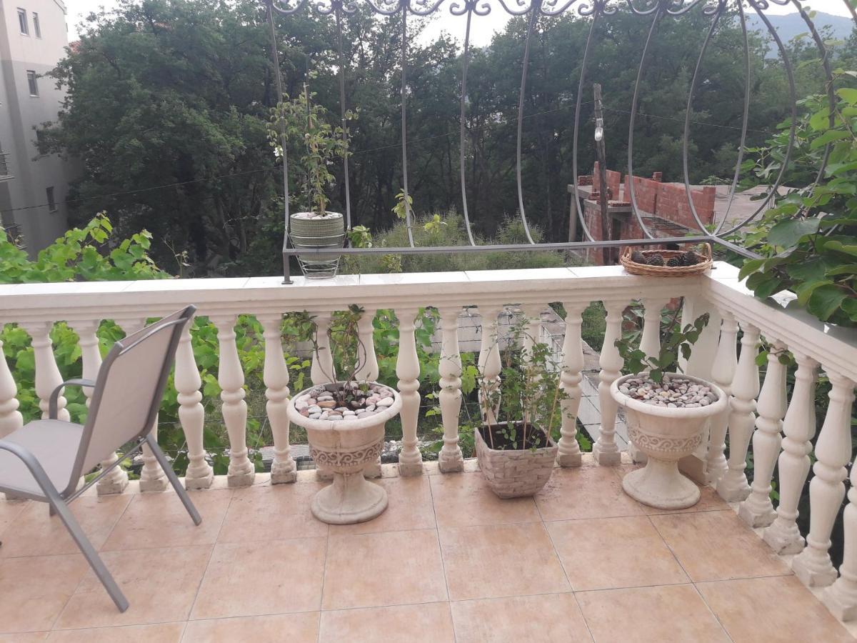With Swimming Pool With Bathroom, Kitchen, Patio, Private Parking Aparthotel 2*