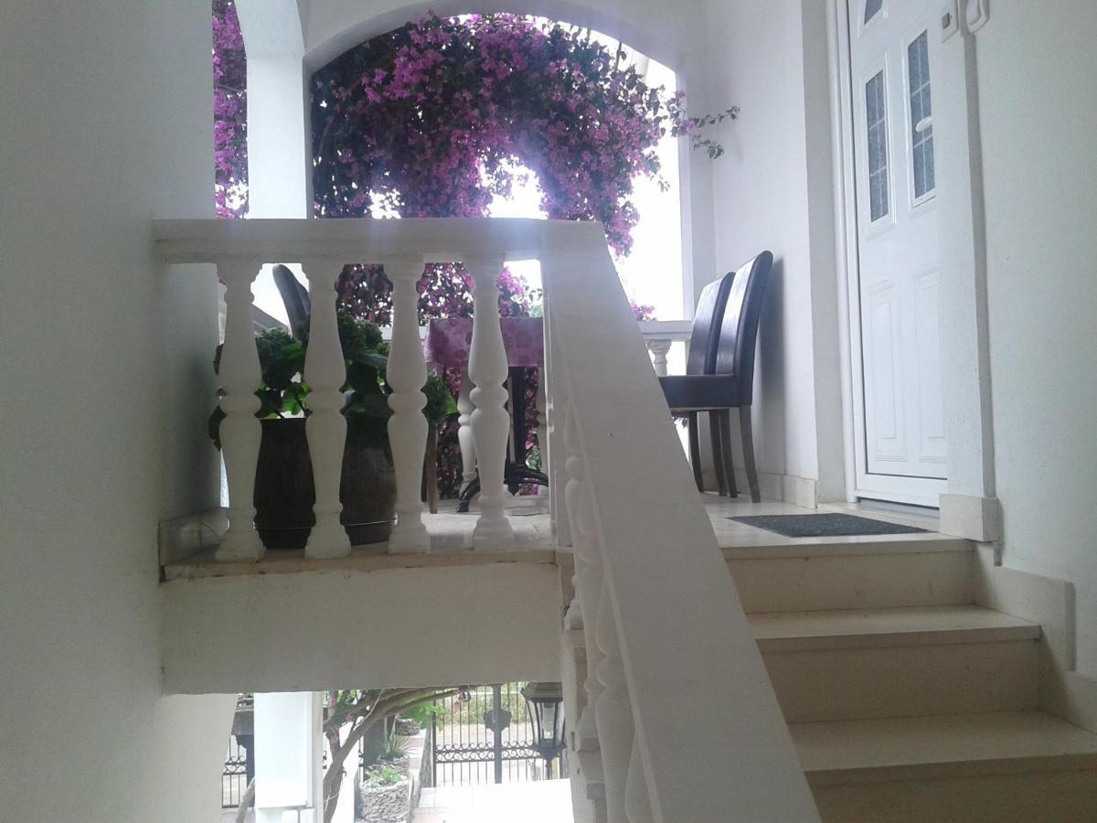With Swimming Pool With Bathroom, Kitchen, Patio, Private Parking Aparthotel 2*
