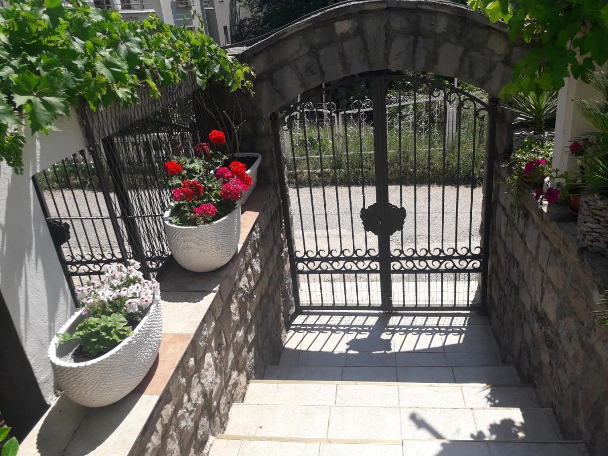 With Swimming Pool With Bathroom, Kitchen, Patio, Private Parking Budva