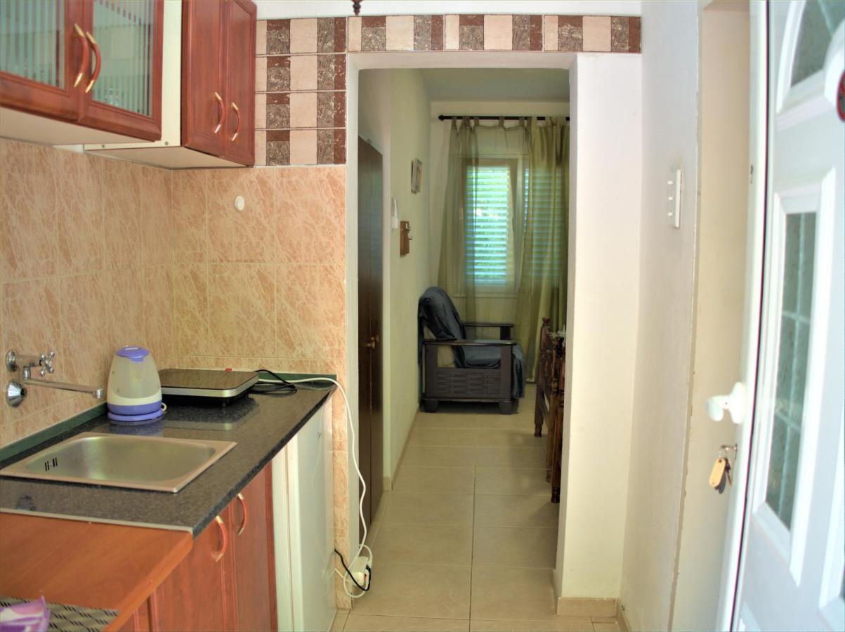 Aparthotel With Swimming Pool With Bathroom, Kitchen, Patio, Private Parking 2*