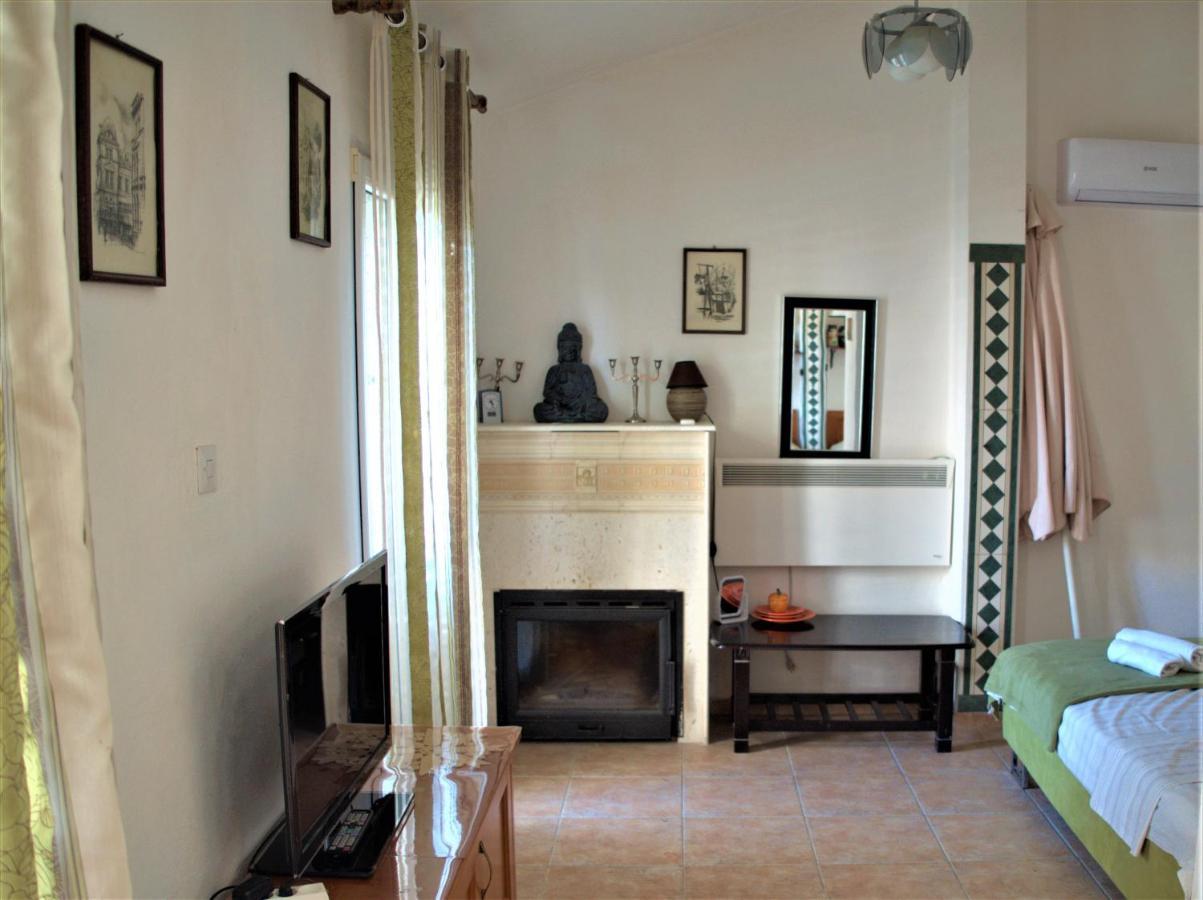 With Swimming Pool With Bathroom, Kitchen, Patio, Private Parking Aparthotel 2*